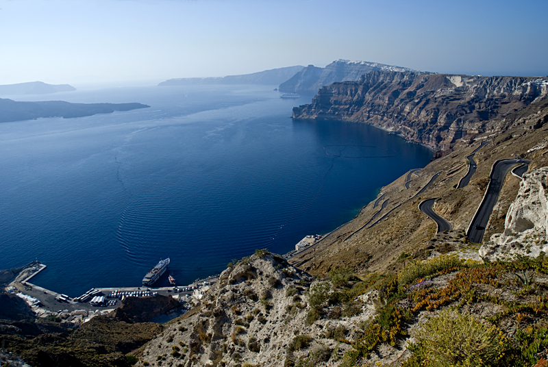079_Santorini_Port Athinios.jpg